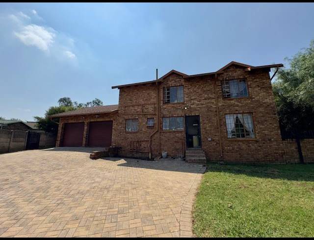 3 BEDROOM HOUSE FOR SALE IN RYNFIELD